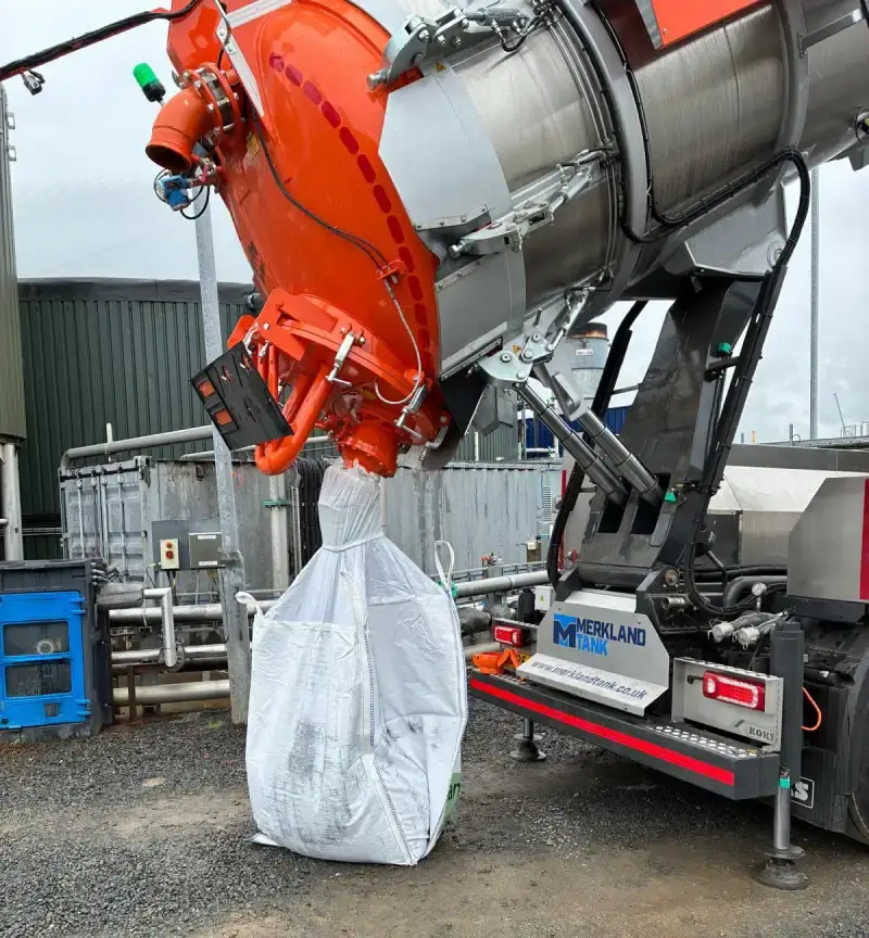 CycloVac pro bagging attachment